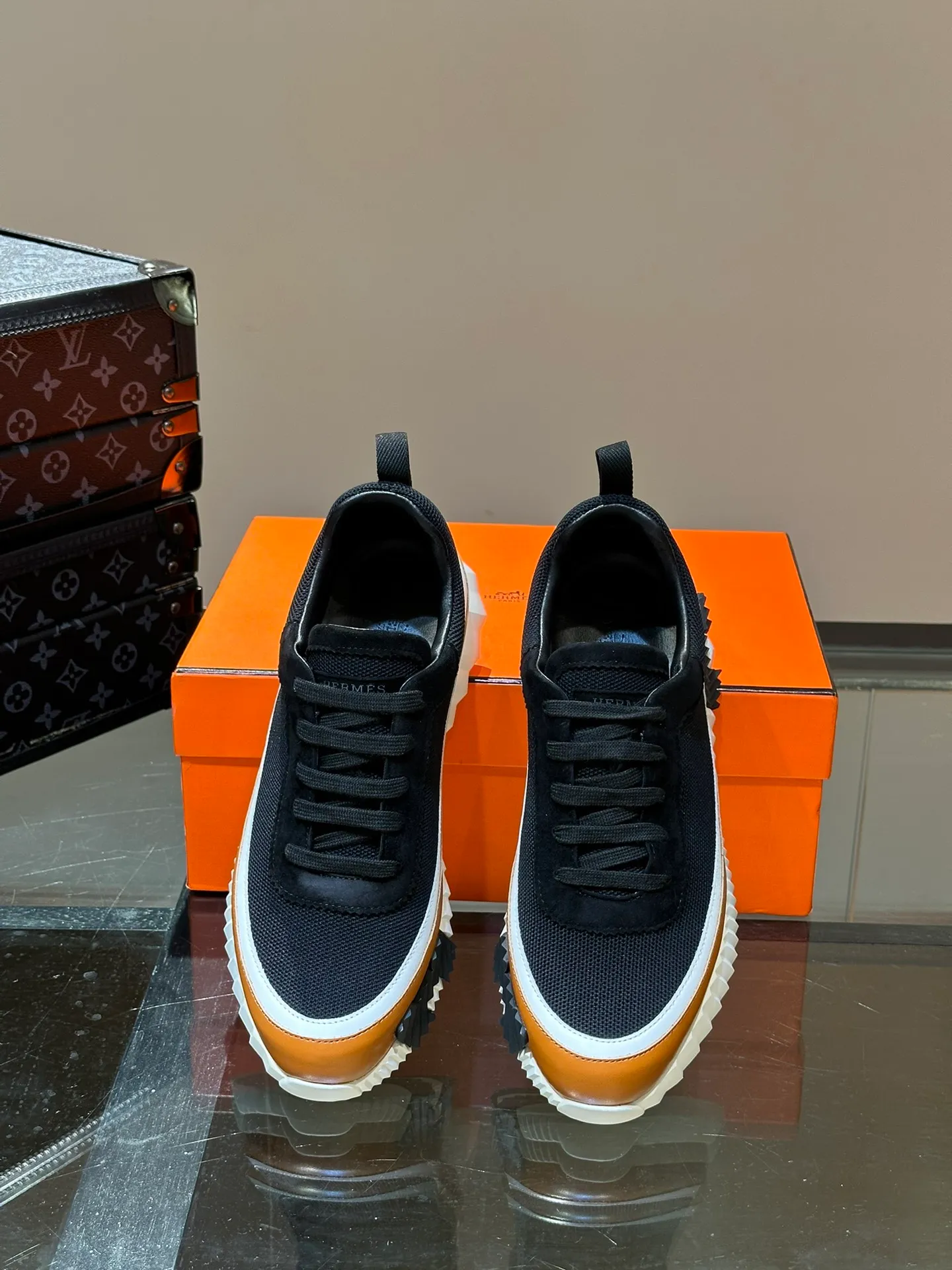 Men's shoes 💰p420 "hermes*" new men's casual sports shoes, the upper is made of cowhide leather and high-end mesh, imported materials, full of texture, the light sole is decorated with contrasting patterns, creating a versatile fashion style. Size: 38-44 (45.46 customized)